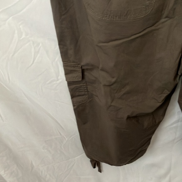 St John’s Bay: Brown Khaki Crop Mid-Rise Pants- 18 - Picture 11 of 16